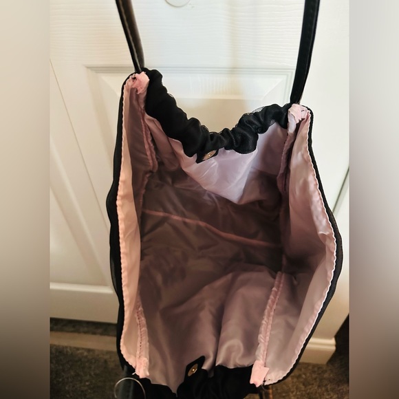 Bag totes from Victoria’s secret’s is new - Picture 3 of 3